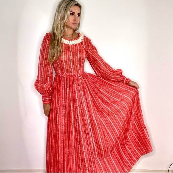 Vintage Dresses & Skirts - Vintage Red & White Long Sleeve Maxi Dress small